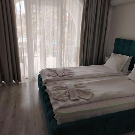 Hotel St.St. Constantine And Helena Sandanski Camera foto