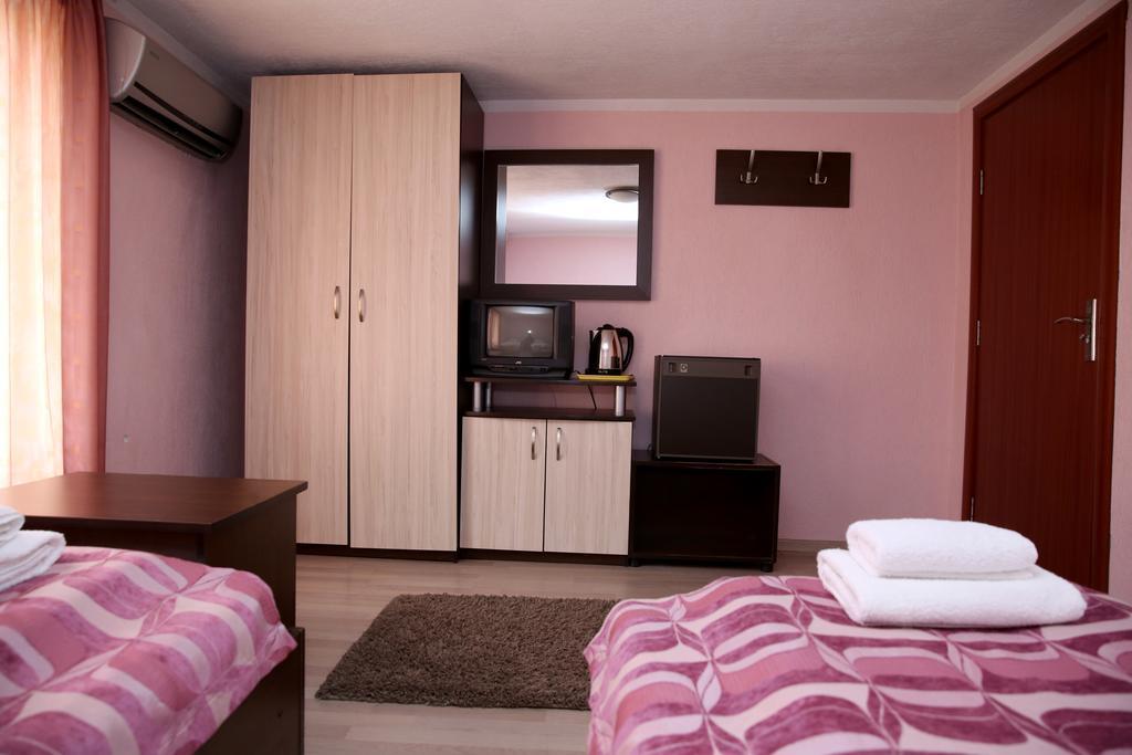 Hotel St.St. Constantine And Helena Sandanski Esterno foto