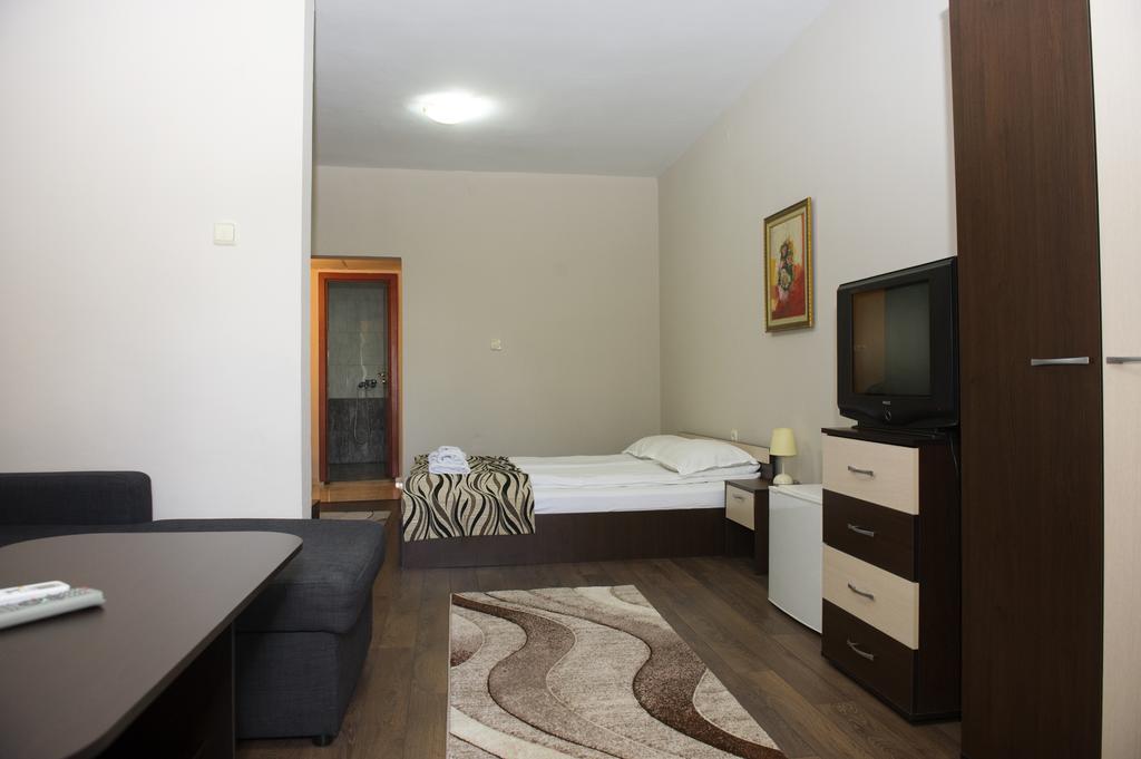 Hotel St.St. Constantine And Helena Sandanski Esterno foto