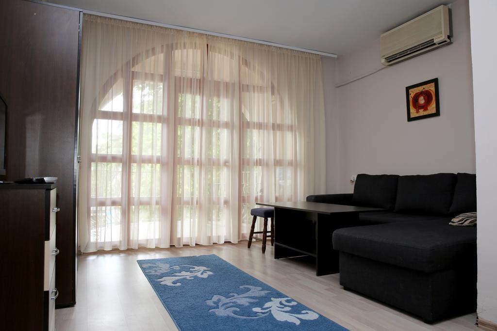 Hotel St.St. Constantine And Helena Sandanski Esterno foto