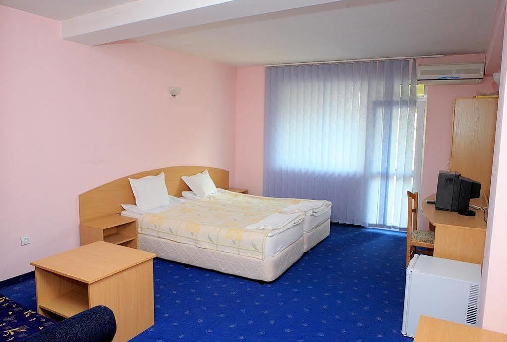 Hotel St.St. Constantine And Helena Sandanski Esterno foto
