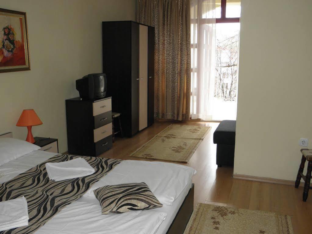 Hotel St.St. Constantine And Helena Sandanski Esterno foto