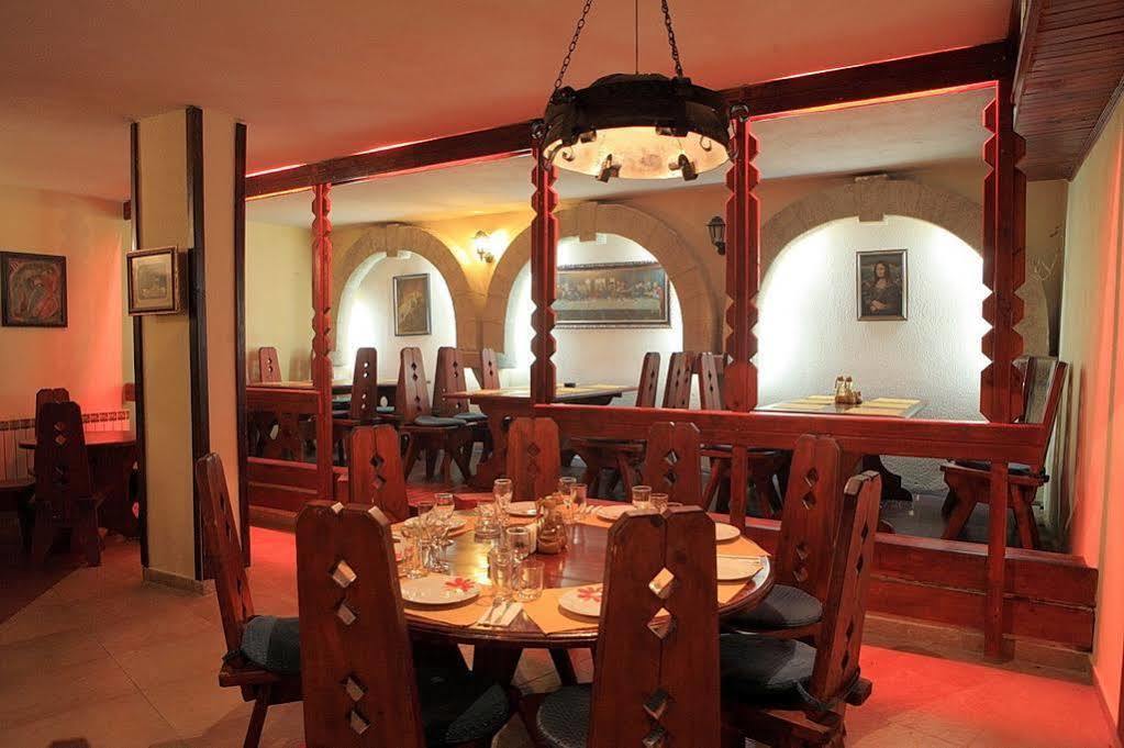 Hotel St.St. Constantine And Helena Sandanski Esterno foto