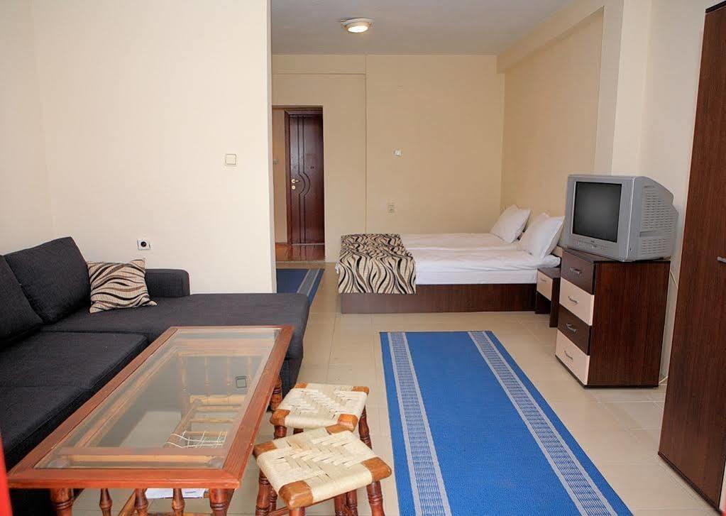Hotel St.St. Constantine And Helena Sandanski Esterno foto